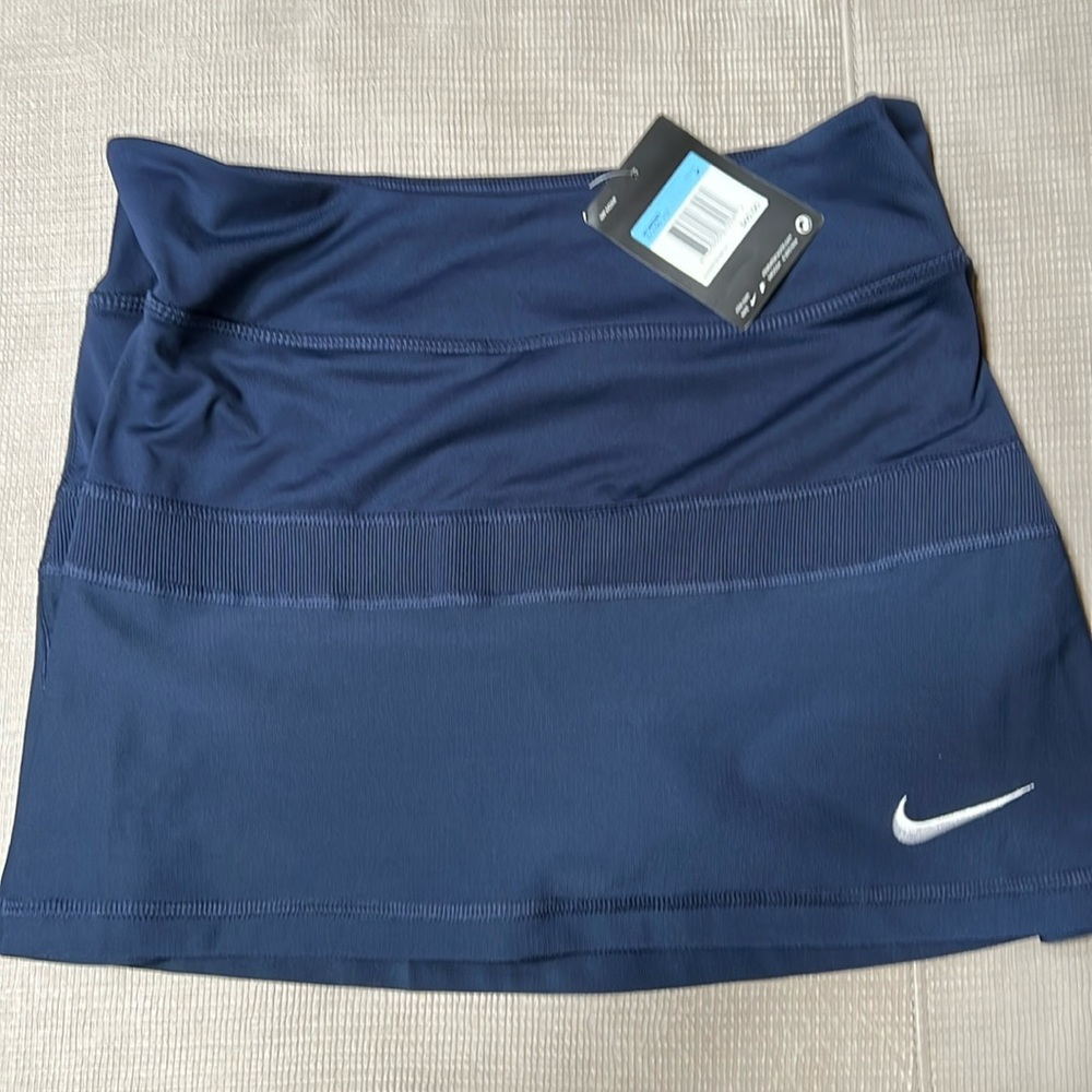 Nike tennis court navy size medium with tags